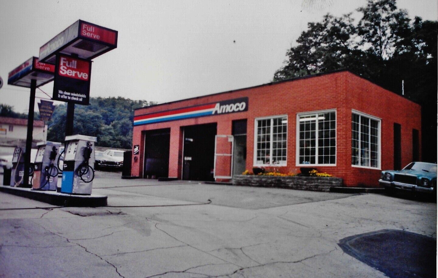 80s Gas Station and Garage West Mifflin PA