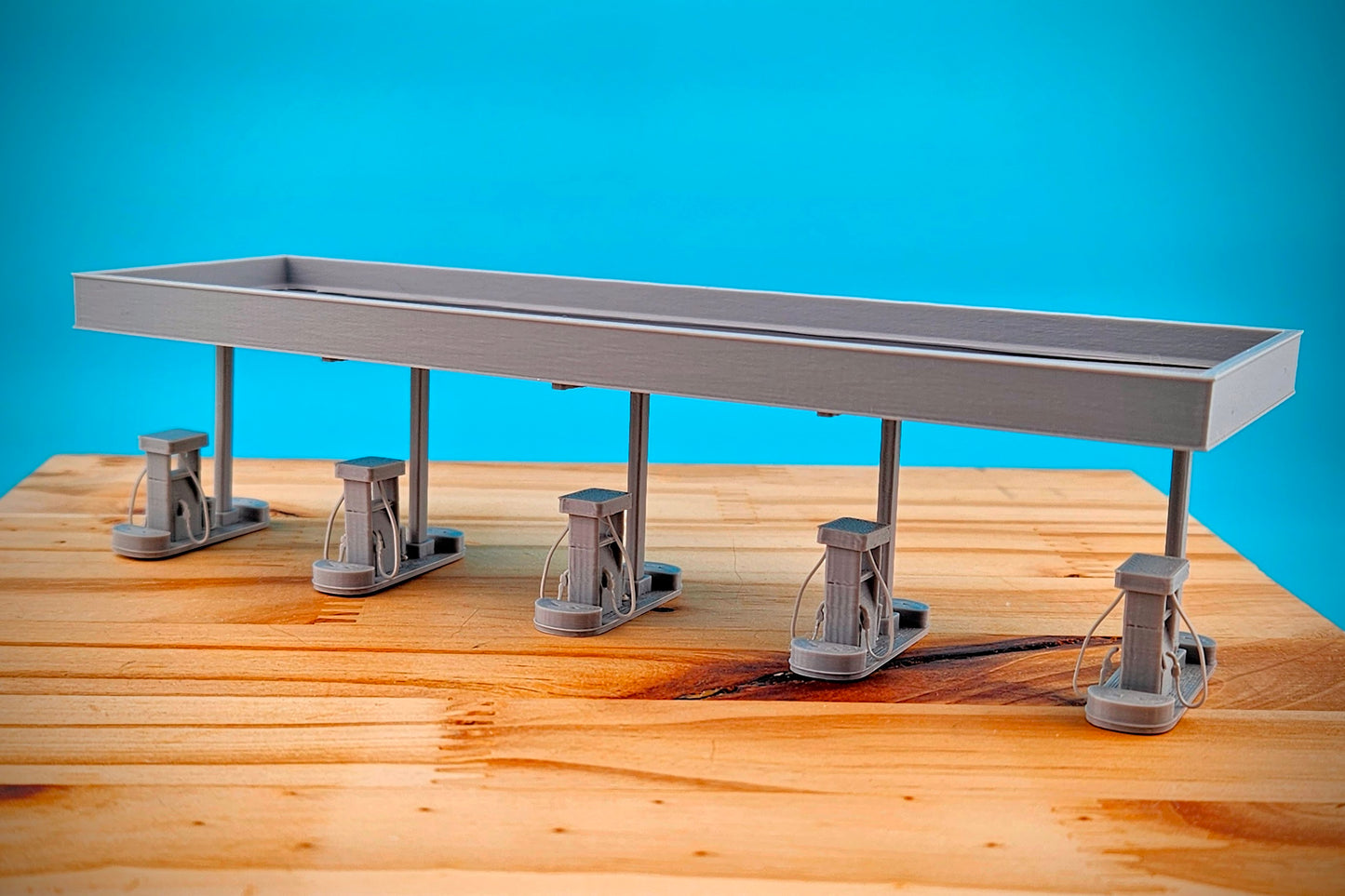 Truck Stop Pumps - Scale Building